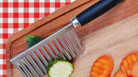Волнистый нож для фигурной нарезки овощей и фруктов