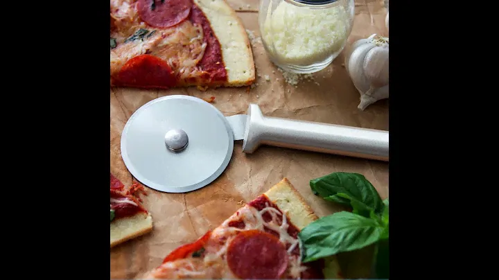 Pizza Cutter Product Animation